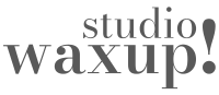 logo-studiowaxup-gris